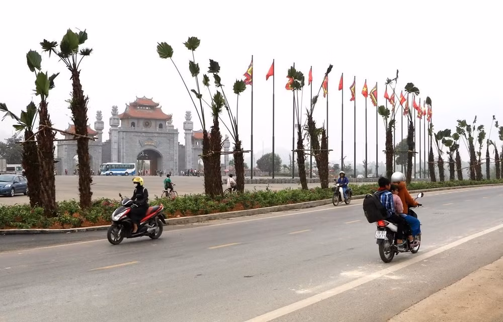 Bảo đảm giao thông thông suốt trong những ngày diễn ra Giỗ tổ Hùng Vương - Lễ hội Đền Hùng năm 2019. Ảnh: TTXVN