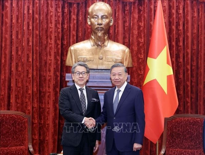 Tổng Bí thư, Chủ tịch nước Tô Lâm tiếp ông Maeda Tadashi, Chủ tịch Hội đồng quản trị Ngân hàng Hợp tác Quốc tế Nhật Bản (JBIC). Ảnh: Thống Nhất/TTXVN Tổng Bí thư, Chủ tịch nước Tô Lâm tiếp ông Maeda Tadashi, Chủ tịch Hội đồng quản trị Ngân hàng Hợp tác Quốc tế Nhật Bản (JBIC). Ảnh: Thống Nhất/TTXVN