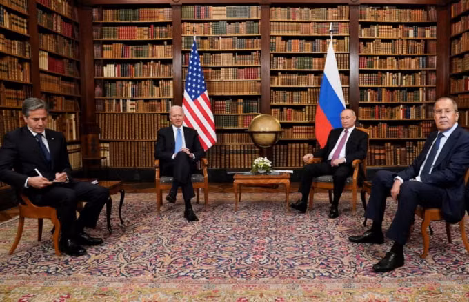 Tổng thống Joe Biden, Ngoại trưởng Antony Blinken tham dự cuộc họp cùng Tổng thổng Vladimir Putin và Ngoại trưởng Sergei Lavrov - Ảnh: Reuters