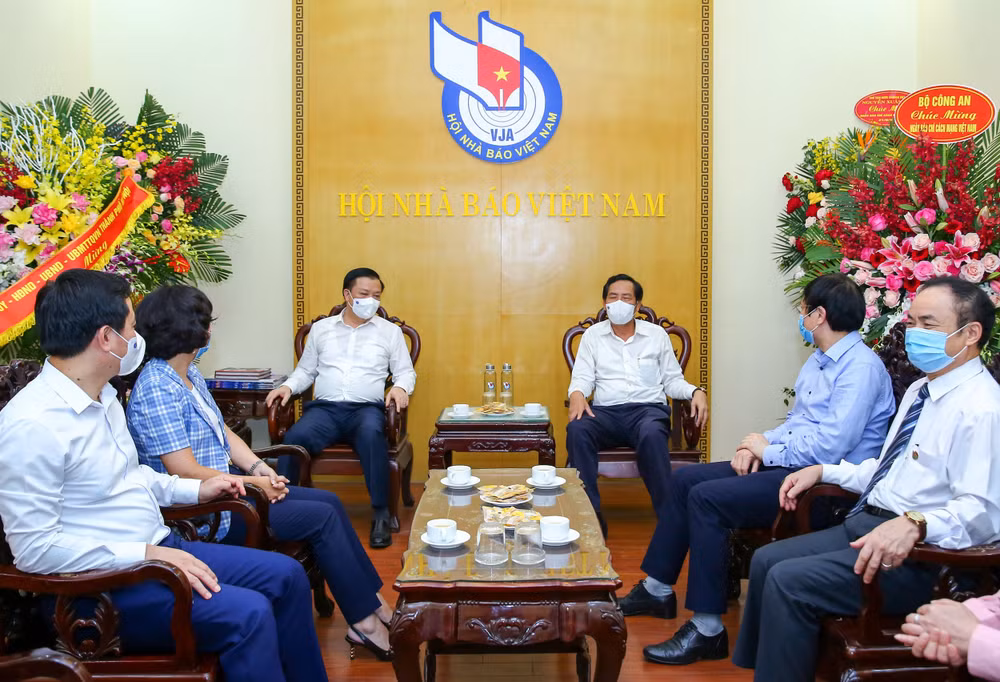 Toàn cảnh buổi đón tiếp. Ảnh: Sơn Hải