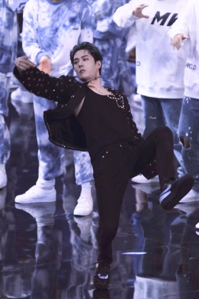Vương Nhất Bác được khuyên tham gia thi đấu bộ môn Street Dance ở Olympic 2024 diễn ra tại Pháp.