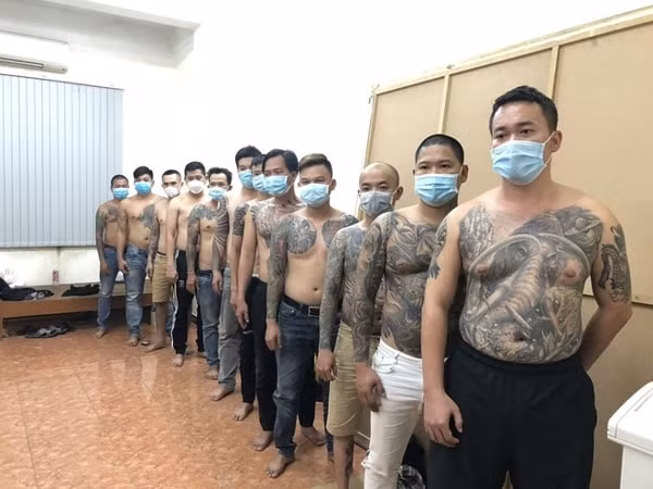Các nghi phạm trong đường dây đánh bạc, tổ chức đánh bạc của Bùi Tuấn Anh. Ảnh: Công an cung cấp