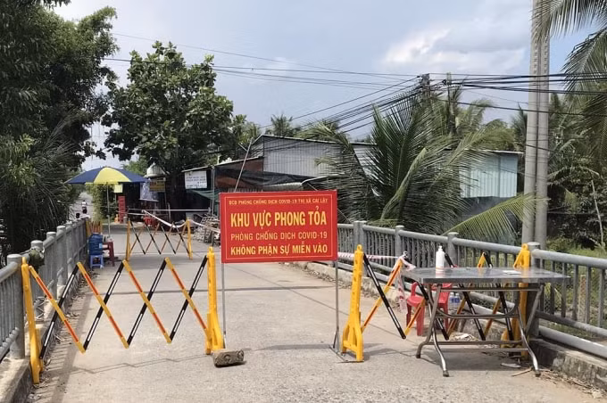 Một khu vực phong tỏa ở thị xã Cai Lậy (Tiền Giang) do có ca mắc Covid-19. Ảnh minh họa