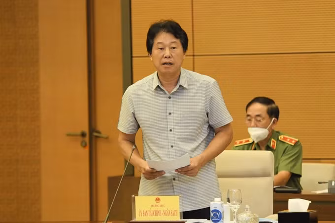 Phó Chủ nhiệm Ủy ban Tài chính – Ngân sách của Quốc hội Đinh Văn Nhã.