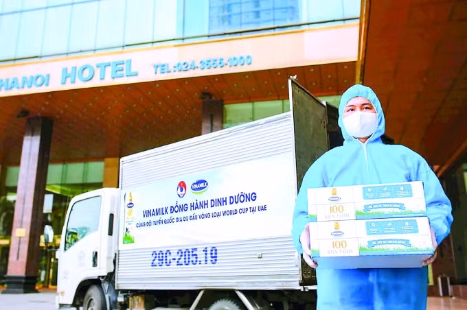 Sản phẩm Vinamilk đồng hành cùng đội tuyển khi tham gia du đấu tại UAE.