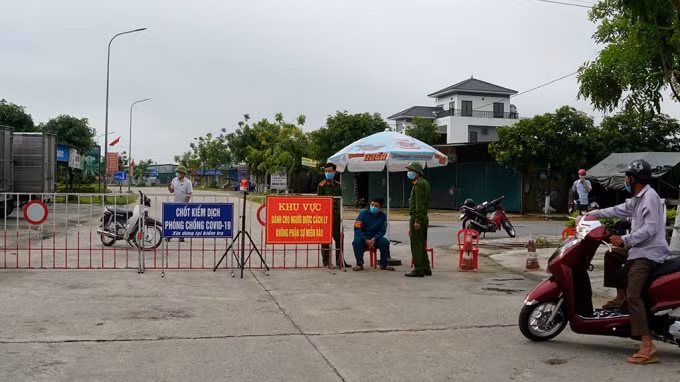 Tỉnh Hà Tĩnh đã thiết lập các chốt kiểm soát phòng dịch COVID-19.