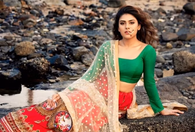 Sao trẻ Naira Shah là người mới nhất ở Bollywood bị bắt vì dính vào ma túy.