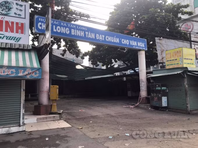Gỡ bỏ dây căng phong toả chợ Long Bình Tân (TP. Biên Hoà).
