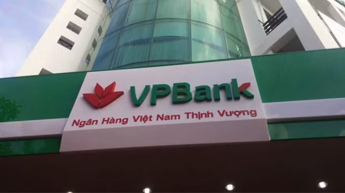 Cuộc đua tăng vốn điều lệ của các ngân hàng vẫn diễn ra sôi động.