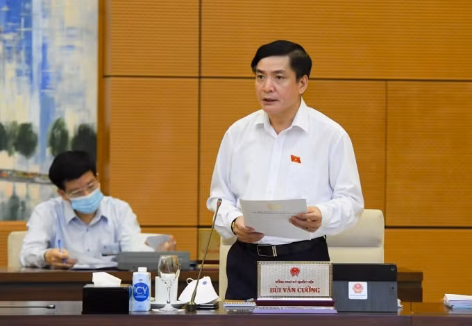 Tổng Thư ký Quốc hội, Chủ nhiệm Văn phòng Quốc hội, Chánh Văn phòng Hội đồng bầu cử quốc gia Bùi Văn Cường.