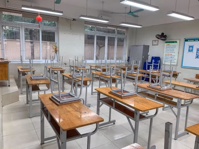 Phòng thi được vệ sinh sạch sẽ, chu đáo trước ngày thi (ảnh Trinh Phúc).