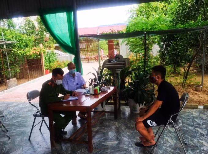 Công dân không chấp hành nghiêm túc cách ly tại nhà bị công an xã Kỳ Bắc (huyện Kỳ Anh, Hà Tĩnh) xử phạt