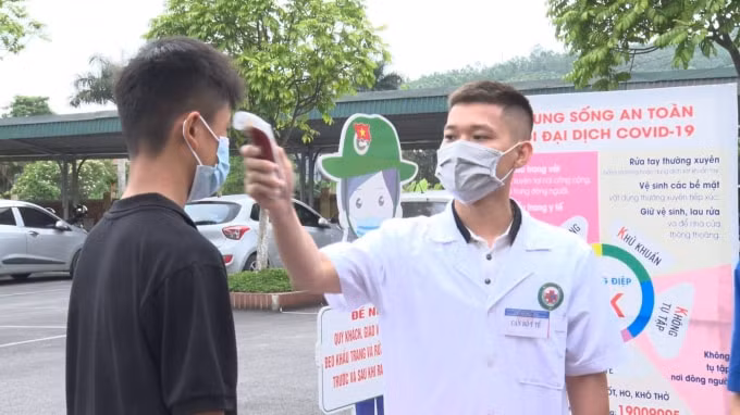 Công tác phòng chống dịch luôn được đảm bảo tại các điểm thi.