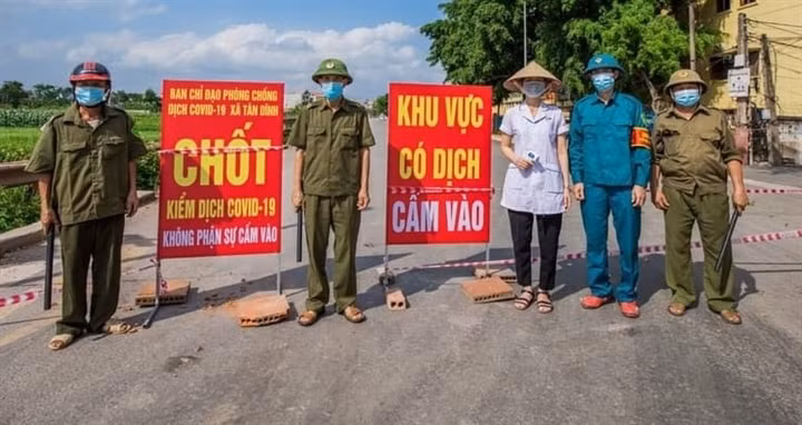 Hình ảnh chốt kiểm dịch Covid-19 tại xã Tân Dĩnh, huyện Lạng Giang, tỉnh Bắc Giang. Ảnh: TL