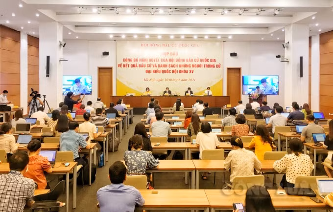 Quang cảnh họp báo.