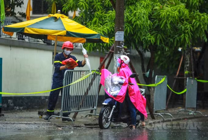 Hà Nội huy động 14.500 cán bộ, nhân viên được huy động tham gia làm công tác thi (nhiều hơn năm trước 2.500 người).