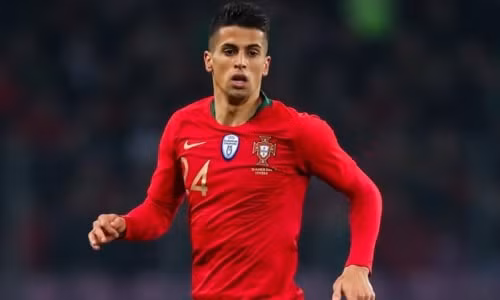 Joao Cancelo là hậu vệ cánh đa năng của Man City và tuyển Bồ Đào Nha. Ảnh: Reuters