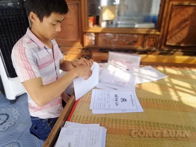 Nhiều năm liền anh Ngô Huyền Thao đã gửi đơn, trực tiếp kêu cứu đến rất nhiều cơ quan Trung ương và địa phương để sớm làm rõ sự việc