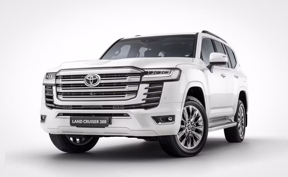 Toyota Land Cruiser 300. Ảnh: Motor1