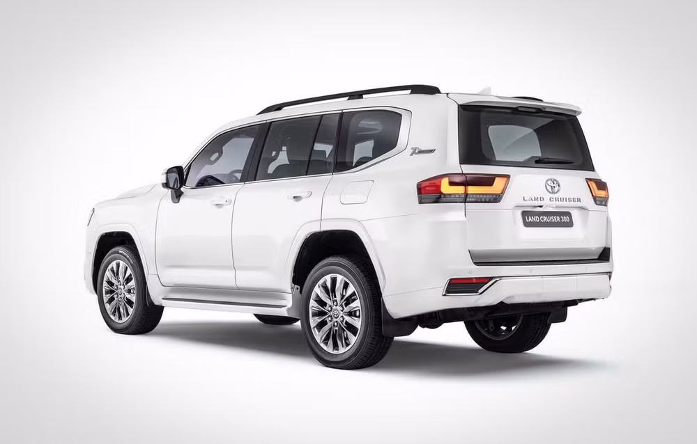 Toyota Land Cruiser 300. Ảnh: Motor1