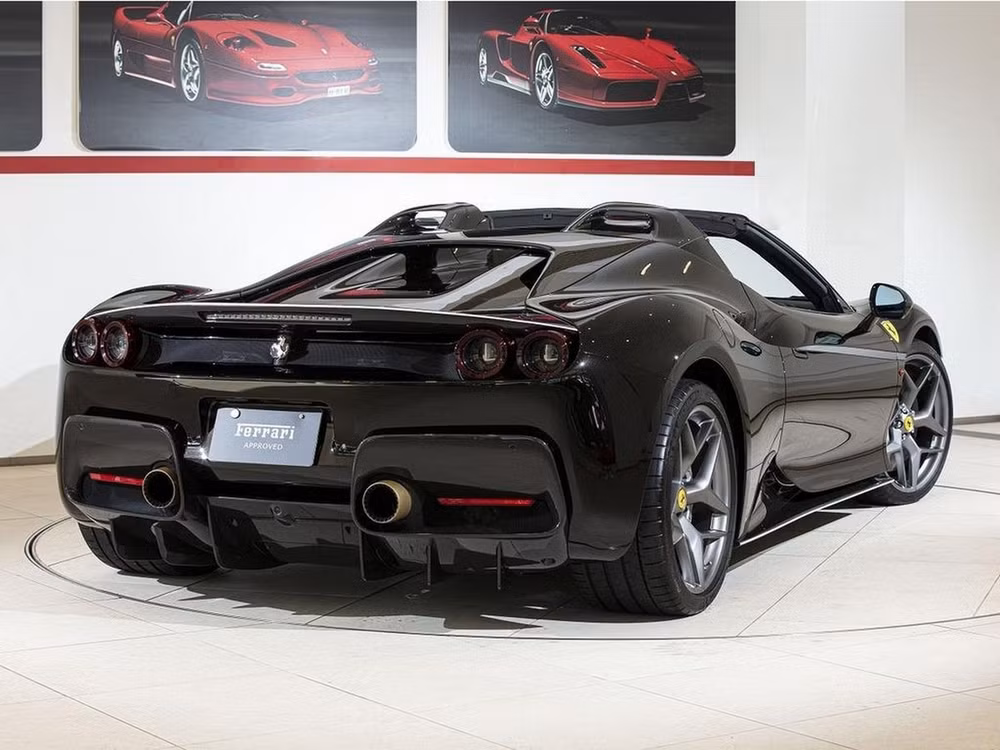 Ferrari J50. Ảnh: Carscoops