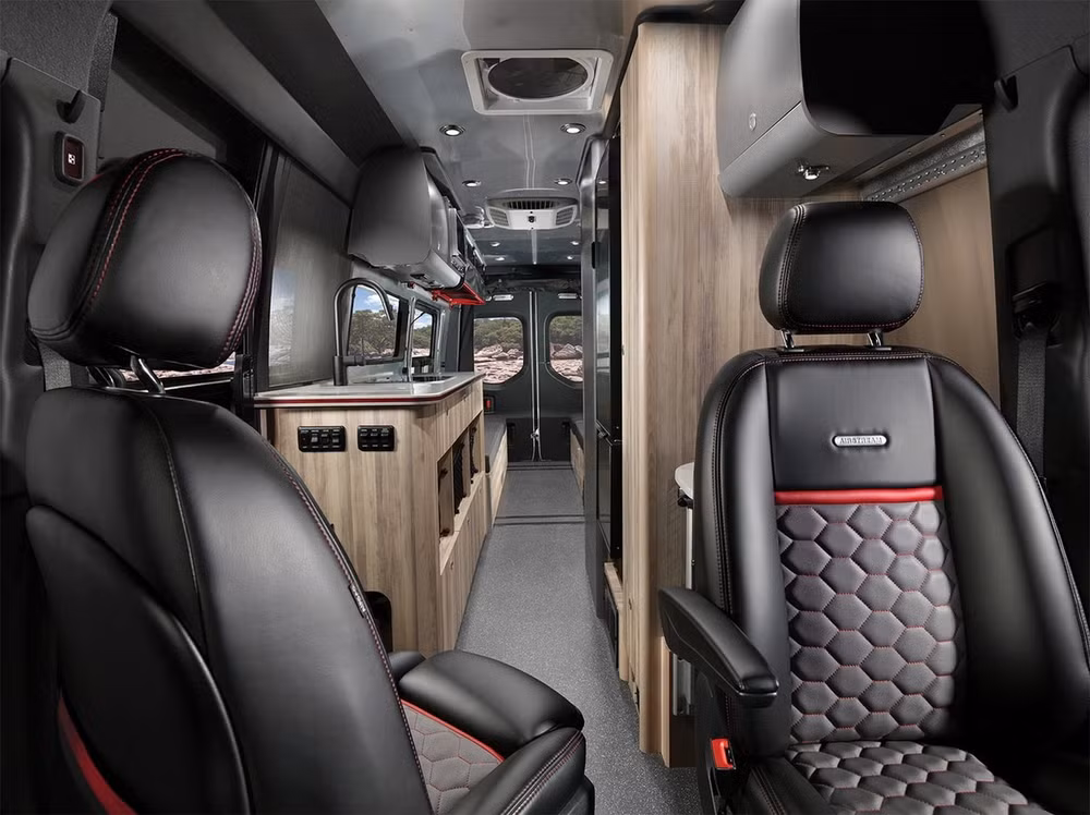 Airstream Interstate 24X 2022. Ảnh: Airstream
