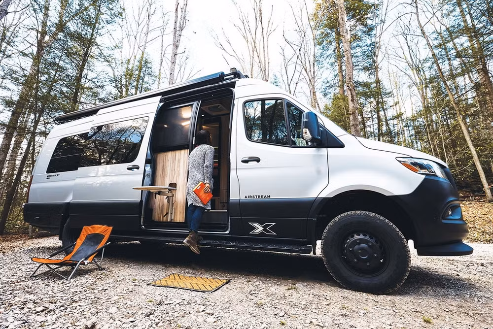 Airstream Interstate 24X 2022. Ảnh: Airstream