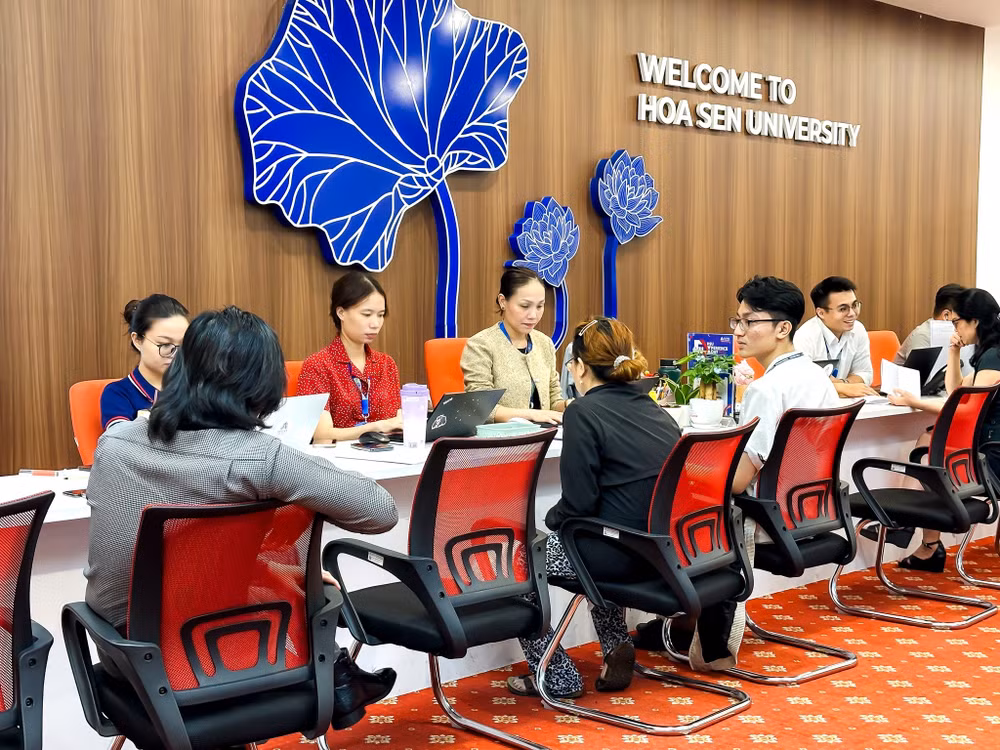 Thí sinh xet tuyen tại HSU