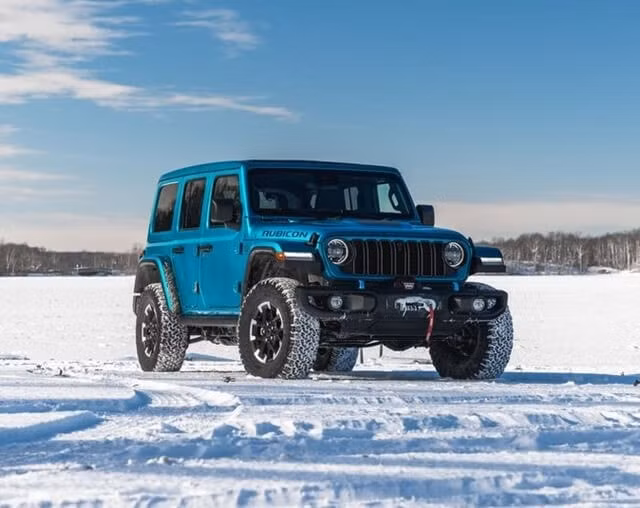 Giá xe Jeep Wrangler 2025 hôm nay 15/7/2025
