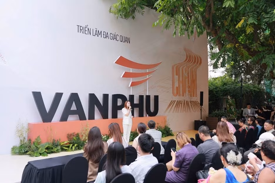 Văn Phú khai mạc triển lãm đa giác quan “Chạm vị nhân sinh” với nhiều hoạt động ý nghĩa