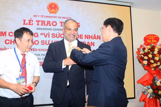 Hơn 200 chuyên gia nhãn khoa trong nước và quốc tế hội tụ tại Huế