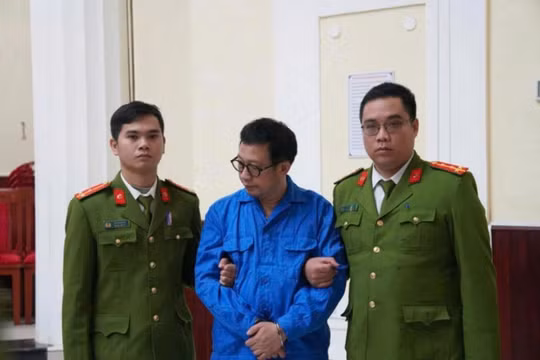 Nguyên Giám đốc Đại học Huế xin hoãn phiên toà vì lý do sức khoẻ