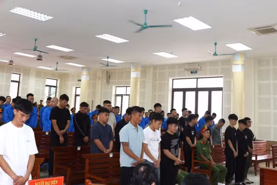 Quảng Trị: 51 bị cáo lĩnh 260 năm tù sau cuộc chơi ma túy