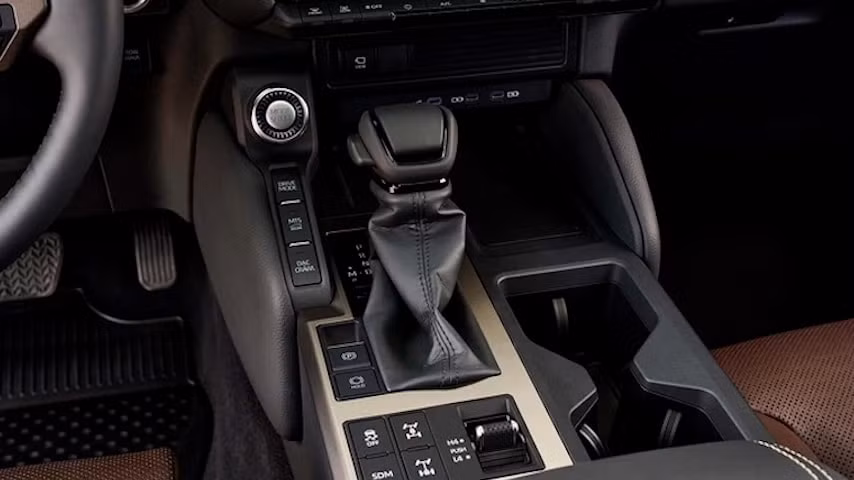 ra mat land cruiser prado 2024 voi gia tu 13 ty dong hinh 12