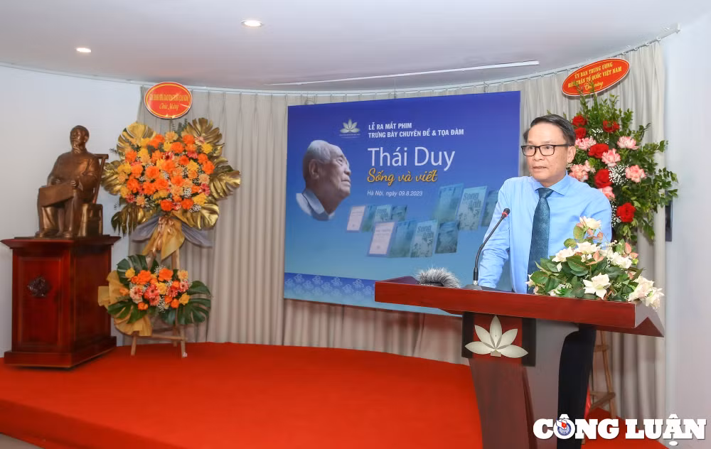 nha bao thai duy song va viet ca doi phan dau khong met moi cho nen bao chi viet nam hinh 2