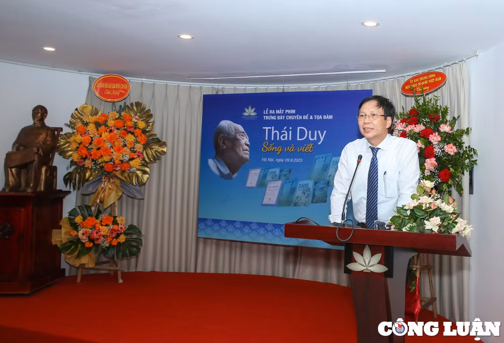 nha bao thai duy song va viet ca doi phan dau khong met moi cho nen bao chi viet nam hinh 8