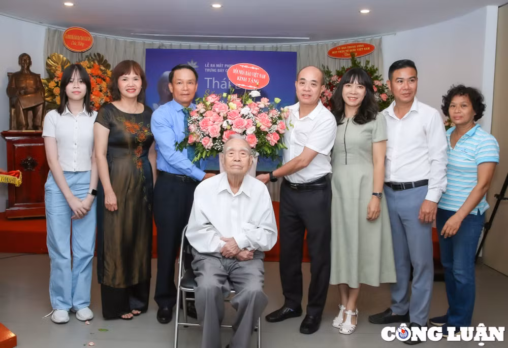 nha bao thai duy song va viet ca doi phan dau khong met moi cho nen bao chi viet nam hinh 5