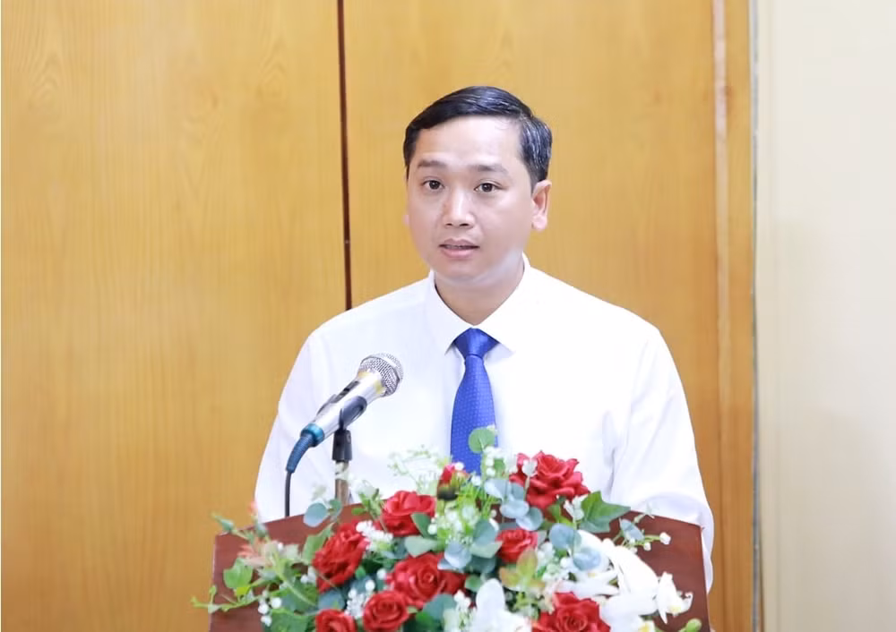 bac giang cong bo quyet dinh ve cong tac can bo tai ban tuyen giao tinh uy va huyen luc ngan hinh 6