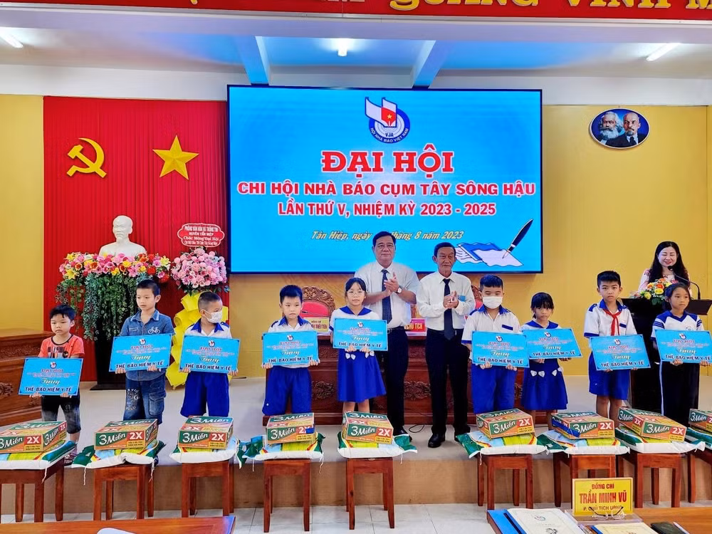 hoi nha bao tinh kien giang hoan thanh viec to chuc dai hoi cap co so hinh 2