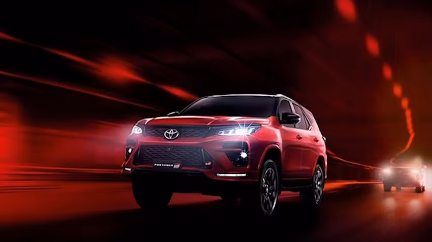 toyota fortuner 2023 xuat hien tai thai lan hinh 4