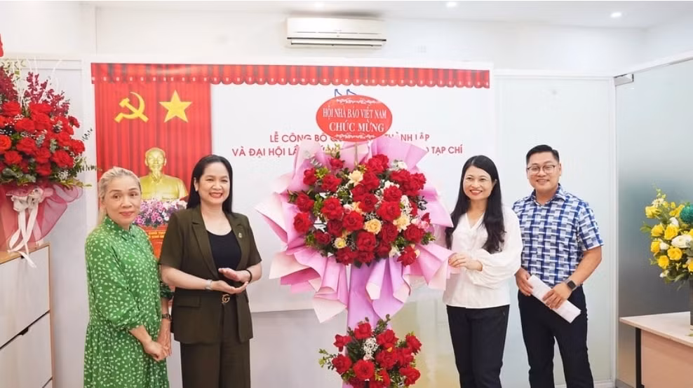 thanh lap chi hoi nha bao tap chi cong dan va khuyen hoc hinh 3