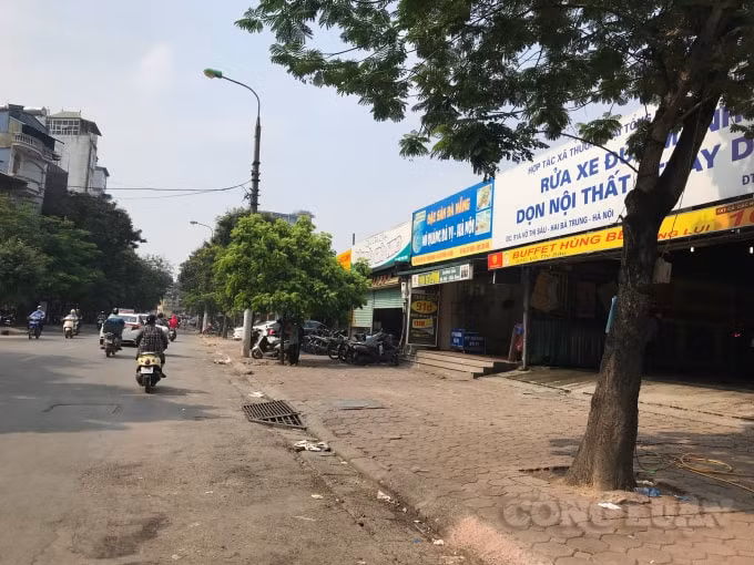 Lều lán nhếch nhác mọc lên tràn lan dọc đường Võ Thị Sáu