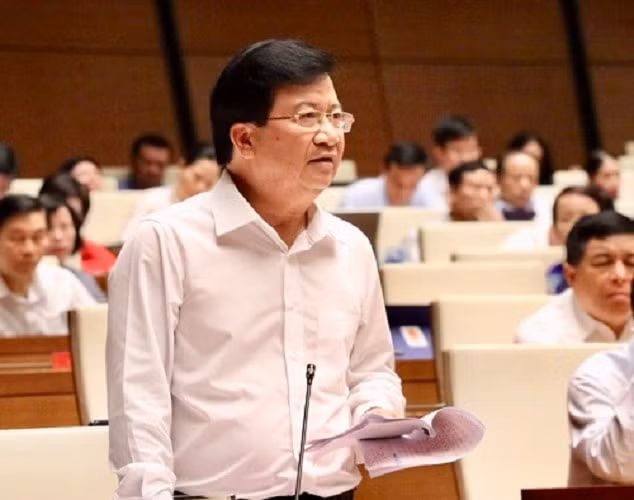 Phó Thủ tướng Trịnh Đình Dũng trả lời chất vấn trước Quốc hội sáng 5/6.