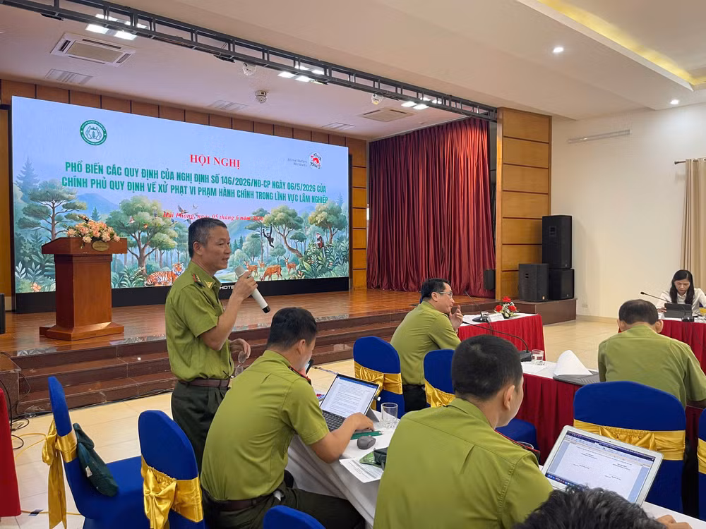 dai-dien-cuc-kiem-lam-giai-dap-vuong-mac-tu-cac-dai-bieu-chi-cuc-kiem-lam-cac-tinh-dia-phuong-tham-du-hoi-nghi.jpg
