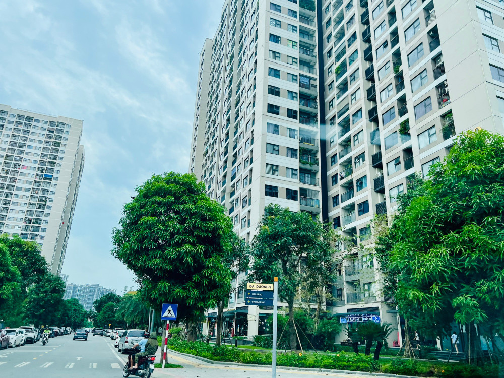 Trong 5 năm qua, thu nhập bình quân của người dân Hà Nội tăng khoảng 9% mỗi năm, trong khi giá bán sơ cấp căn hộ tăng bình quân 25% mỗi năm. Ảnh minh họa: Thùy Chi 143.jpg