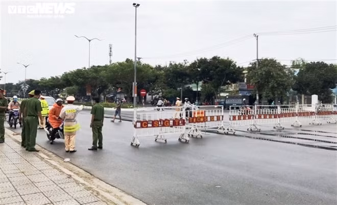 14 chốt kiểm soát được đặt tại các cửa ngõ ra, vào thành phố Đà Nẵng. Ảnh: TL