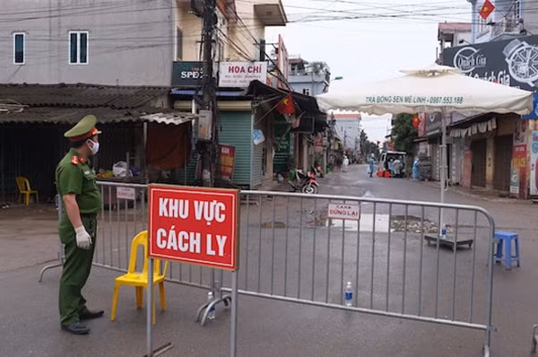 Khoanh vùng phong tỏa chính xác, an toàn sẽ đảm bảo chống dịch thành công. Ảnh TL