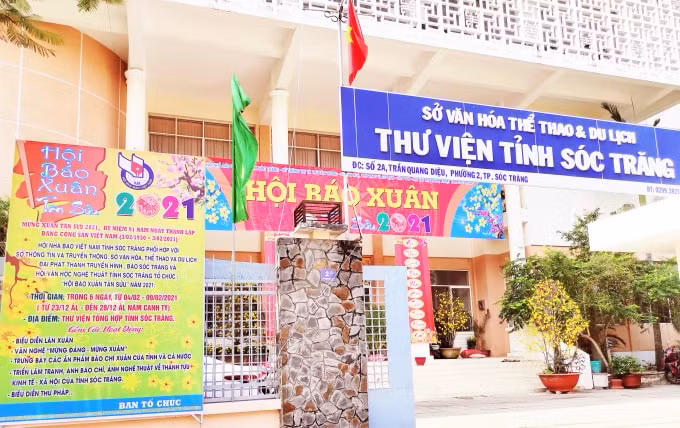 Hội báo Xuân Tân Sửu diễn ra tại Thư viện tỉnh Sóc Trăng, số 2A Trần Quang Diệu, TP. Sóc Trăng.