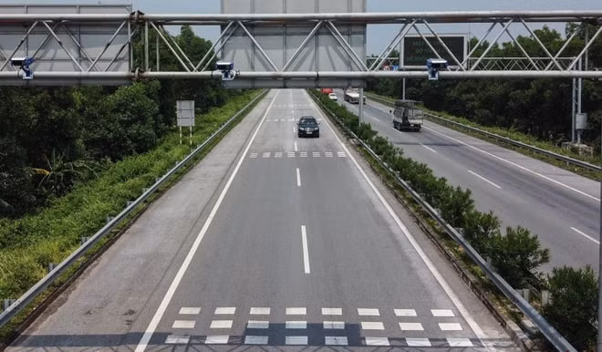 dua vao khai thac he thong camera xu ly vi pham giao thong tren quoc lo 1a hinh 1
