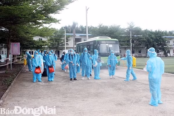 Tỉnh Đồng Nai tổ chức tiếp nhận cách ly công dân Việt Nam về từ nước ngoài. Ảnh: Báo Đồng Nai
